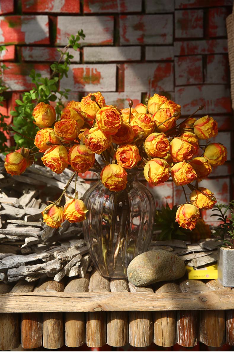 Retro dried rose flowers, three-headed autumn rose fake flowers, living room decoration ornaments, home arrangement floral art