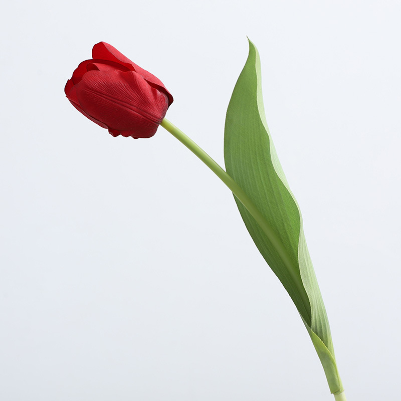 Feel moisturizing tulip artificial flower Color:Red