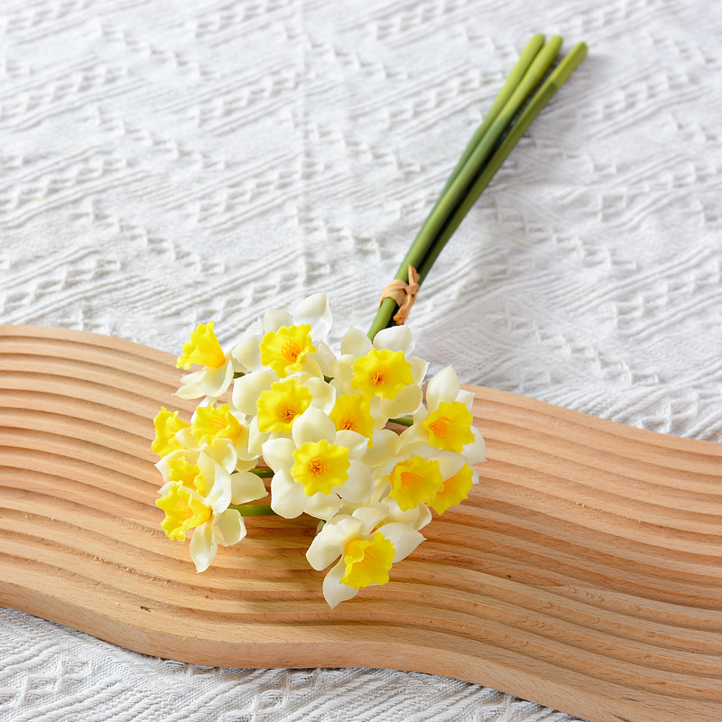 Simulated narcissus hand-tied bouquet, soft rubber feeling narcissus handmade flower ornament, fake flower ation White